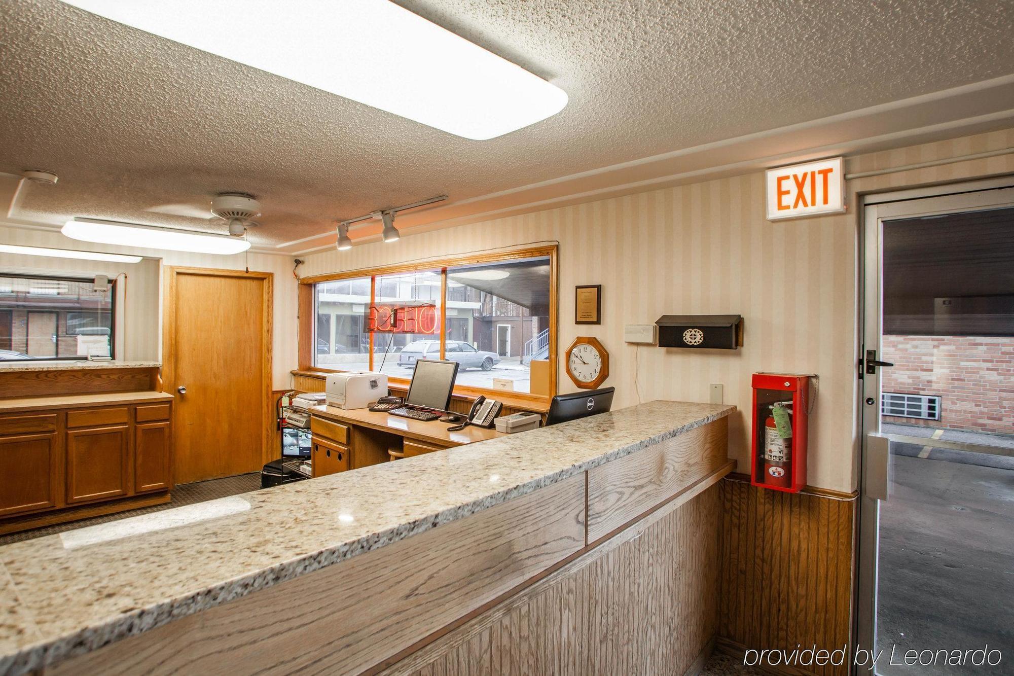 Rodeway Inn Lyons - La Grange Exterior photo